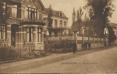 130562 Gezicht in de Hoofdstraat te Driebergen.N.B. De gemeenten Driebergen en Rijsenburg zijn per 1 mei 1931 ...